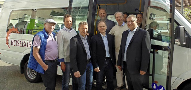 Klaus Trummer und Gernot Schmolke vom ...er ersten Citybusfahrt zur Golfwelt.    | Foto: Michael Gottstein