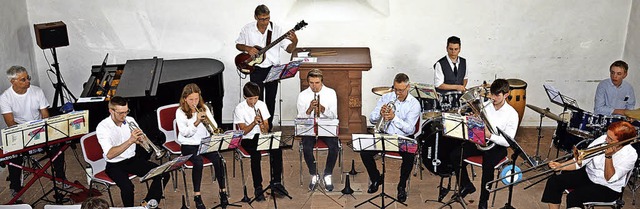 Die Big Band der Musikschule Mittleres Wiesental beim  Benefizkonzert.  | Foto: G. Diehl