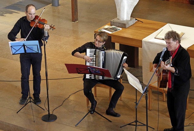 Der Liebe hat das Trio Angajo sein Konzert in der Friedenskirche gewidmet.   | Foto: Heidi Fssel