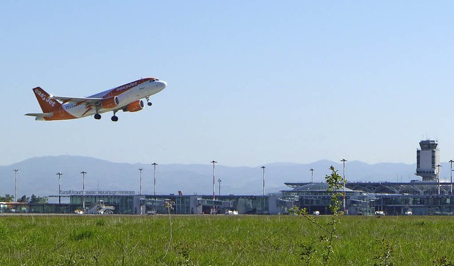 Der Euroairport will bei Passagieren u...ter wachsen, den Lrm aber begrenzen.   | Foto: Mahro