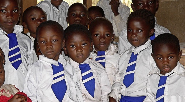 Der Freundeskreis Deutschland-Kamerun ermglicht 100 Kindern den Schulbesuch.  | Foto: privat