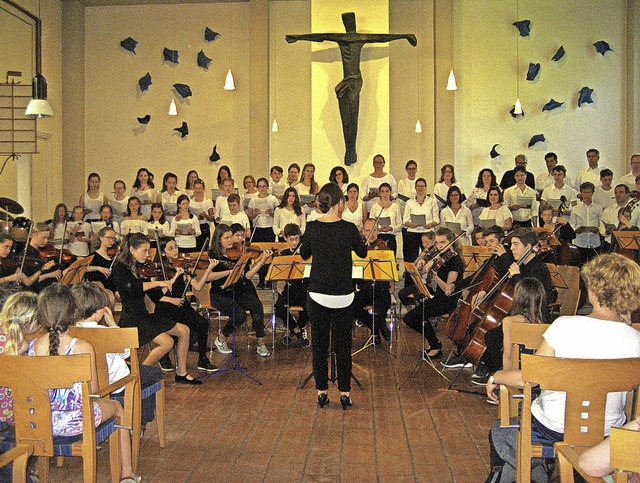 <BZ-FotoAnlauf>Konzert:</BZ-FotoAnlauf...chule spielten in der Friedenskirche.   | Foto: Schule