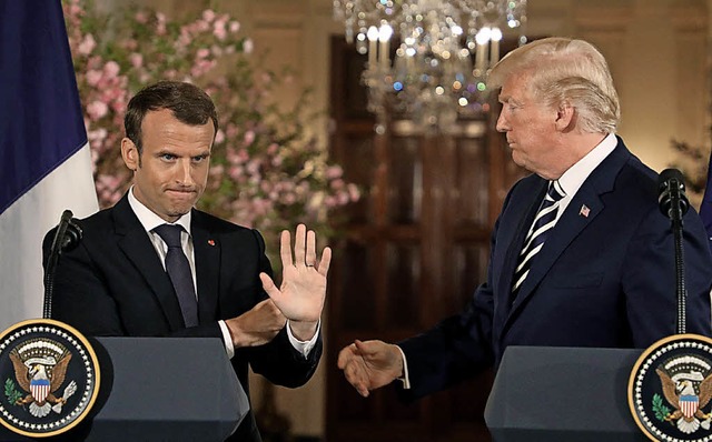 In Sachfragen nicht immer einer Meinun... Macron und US-Prsident Donald Trump   | Foto: AFP