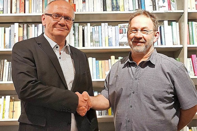 Michael Wetzel von Thalia Bcher (links)  und Irimbert Kastl  | Foto: Buchhandlung Kastl