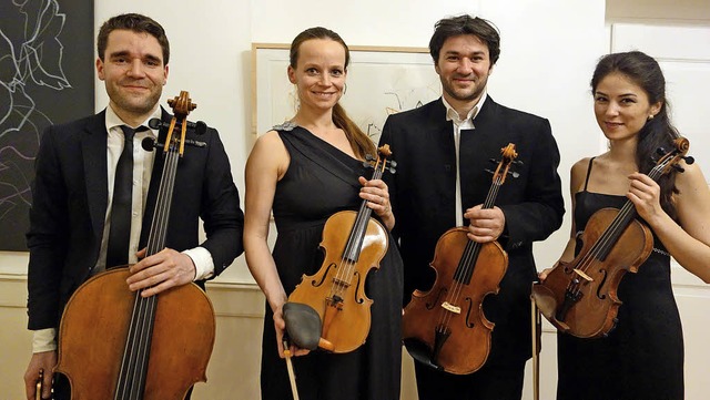 Das Minetti-Quartett mit Leonhard Rocz...tarken Konzert im Bonndorfer Schloss.   | Foto: Andreas Mahler