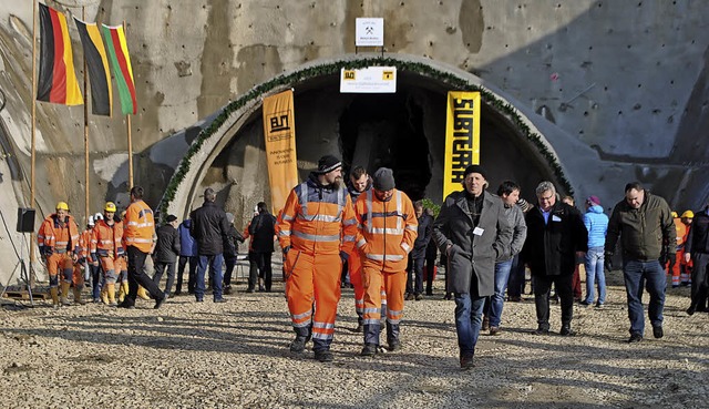 Die zwei Gesichter der A98: Whrend im...heinfelden im Februar dieses Jahres.    | Foto: Juliane Schlichter