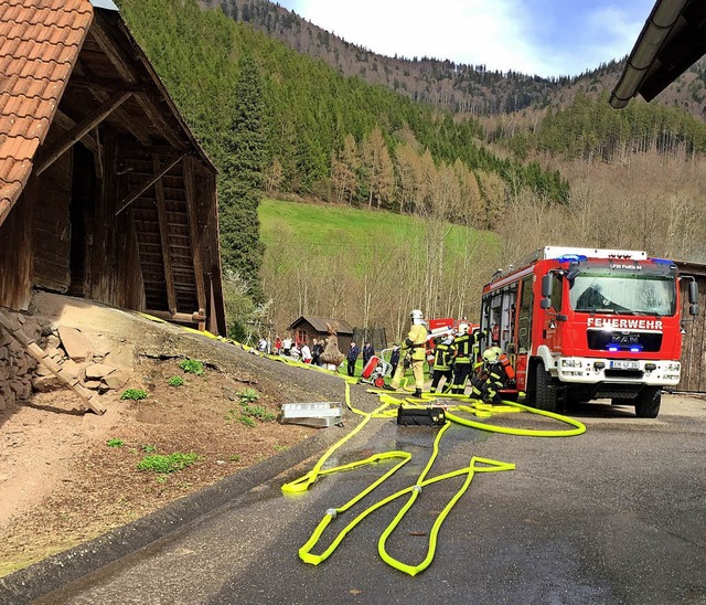 Hauptbung der Freiwilligen Feuerwehr am Schneiderbauernhof.   | Foto: FWE