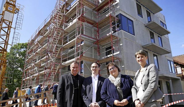 Die Baugenossenschaft Familienheim Lr...nsen, Christine Hhner und Ute Lusche.  | Foto: Peter Gerigk