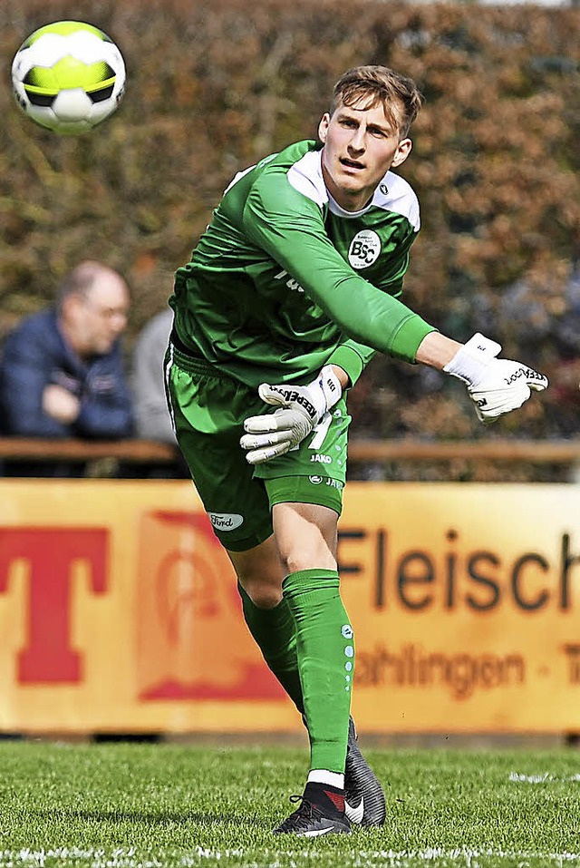 <BZ-FotoAnlauf>Oberliga:</BZ-FotoAnlau...r den Bahlinger Keeper David Bergmann   | Foto: Seeger