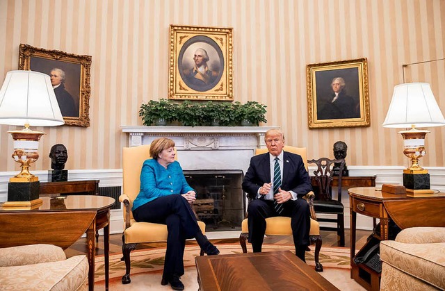 Bundeskanzlerin Angela Merkel (links) ... Trump (Bild vom Besuch  im Mrz 2017)  | Foto: dpa