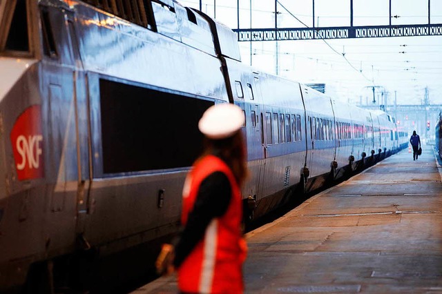 Die franzsischen Eisenbahnen werden bestreikt.  | Foto: dpa