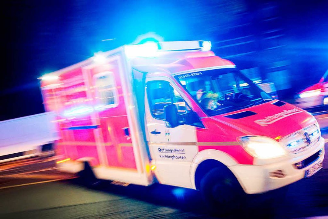 Die Rettungskrfte waren gerade auf Einsatz im Sthlinger.  | Foto: dpa