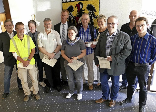 In der ffentlichen Gemeinderatssitzun...en mehrere eifrige Blutspender geehrt.  | Foto: Gerold Zink