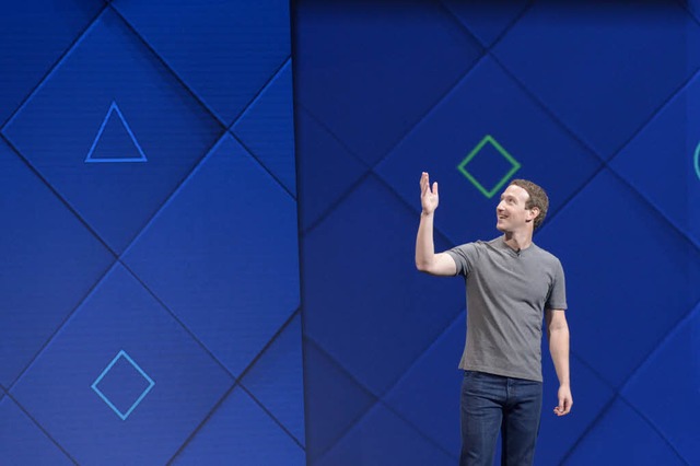Facebook-Grnder Mark Zuckerberg bei d...ichen Facebook-Entwicklerkonferenz F8.  | Foto: dpa