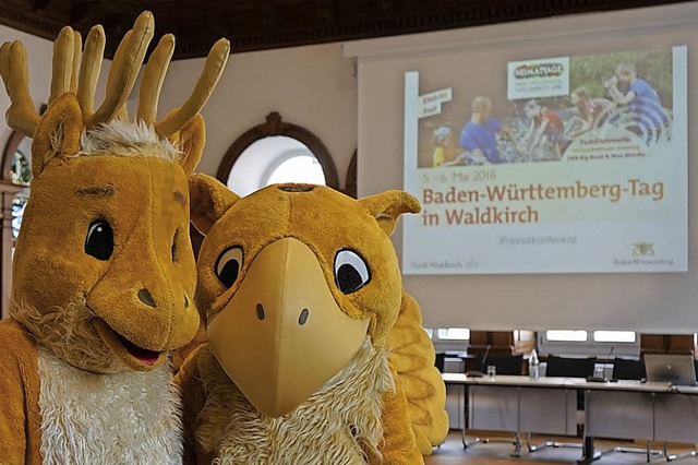Die Maskottchen Hirsch und Greif mache...ge, die 2018 in Waldkirch stattfinden.  | Foto:  stadt waldkirch