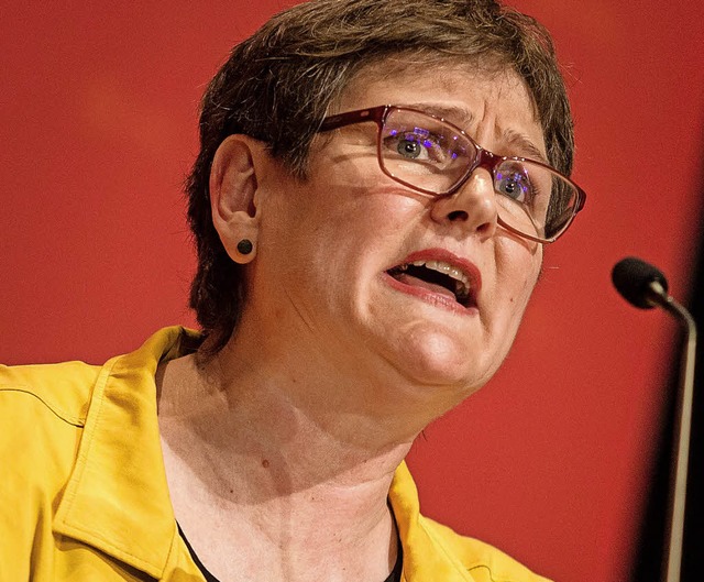 SPD-Landesvorsitzende Leni Breymaier l...usweg aus der grn-schwarzen Krise ab.  | Foto:  dpa