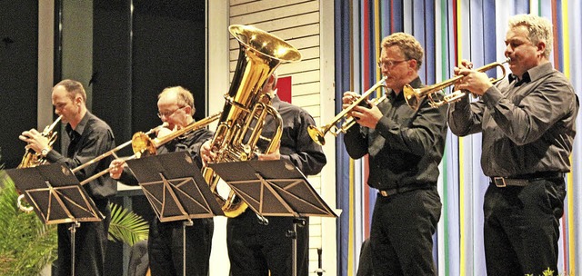 The Brass Makers begeisterten mit einem Mix aus Musik und Witz.  | Foto: Jennifer Ruh