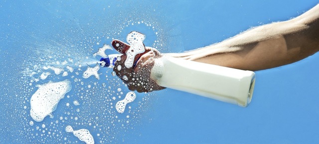 Gut frs Ego: Wo sonst sieht man im Alltag so schnell Erfolge wie beim Putzen?  | Foto: rcfotostock  (stock.adobe.com)