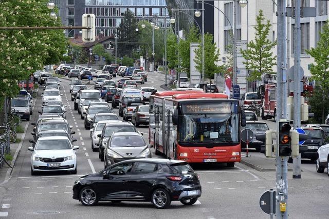 Am Brckentag herrscht wieder Verkehrschaos in der Freiburger Innenstadt