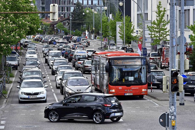 Die Bahnhofsachse erwies sich beim Ver...ps am Montag erneut als Schwachstelle.  | Foto: Thomas Kunz