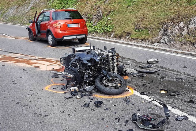 Die Unfallstelle am Dienstagnachmittag auf der Bundesstrae 317  | Foto: Kamera 24