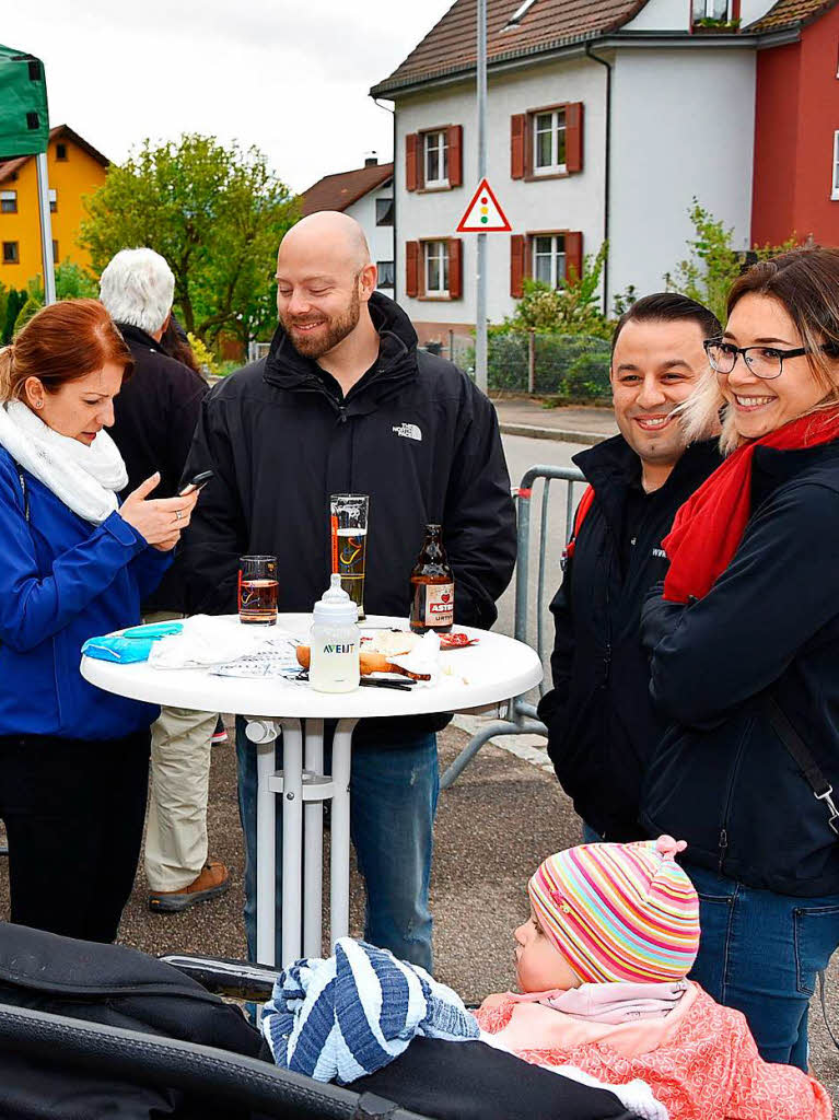 Trotz khler Temperaturen hielten es die Gste auch drauen gut aus.