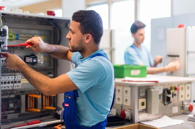 Immer mehr Flchtlinge in Arbeit und Ausbildung