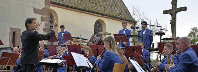 Die Abendmusik des  Musikvereins Reute dirigierte Daniel Lampert.   | Foto: Benedikt Sommer