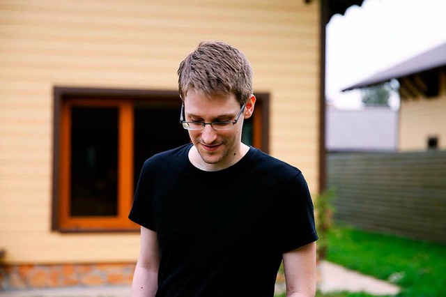 Edward Snowden in einer Szene des Dokumentarfilms &#8222;Citizenfour&#8220;  | Foto: dpa