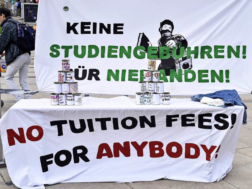 Dosenwerfen gegen Bildungshindernisse.  | Foto: Thomas Kunz