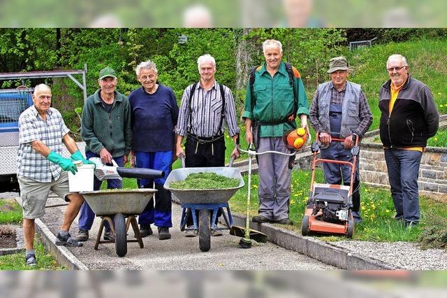 Altersmannschaft der Feuerwehr legt sich ins Zeug