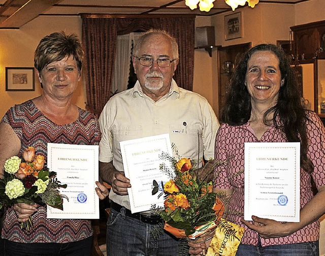 Langjhrige Mitglieder: (von links)  C... und  die Vorsitzende Susanne Kunzer    | Foto: A. Mutz