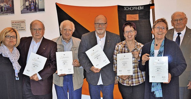 Die neue Vorsitzende Annette Peschka (...ngmann,  Susanne Kiefer und Rita Bach   | Foto: Georg Diehl