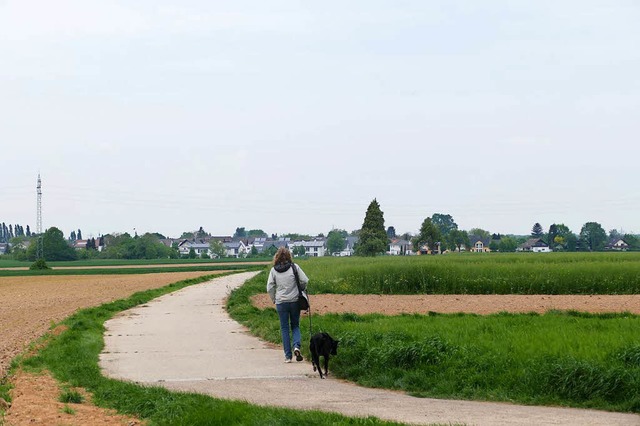 Der Blick geht von Bohlsbach ber die ...ich die ehemalige Holderstock-Kaserne. 