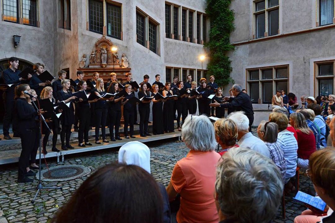 Bei der Freiburger Chornacht im Juli d...gen ebenfalls Chöre in der Innenstadt.  | Foto: Rita Eggstein