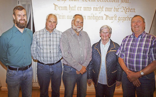 Der Vorsitzende der Winzergenossenscha...h Geppert, Ingrid Gulat und Paul Hirt   | Foto: Michael Haberer