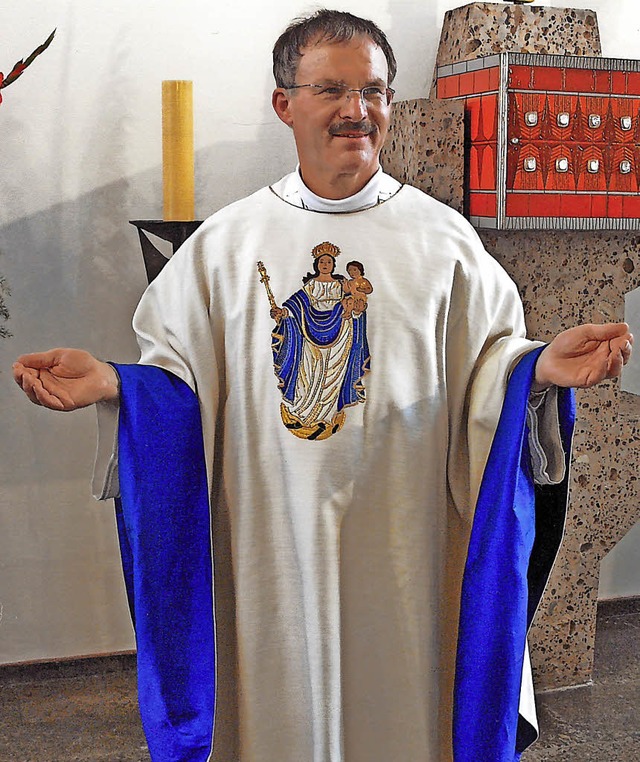 Georg Vetter &#8211; hier 2014 bei ein...Heimatgemeinde sein Priesterjubilum.   | Foto: privat