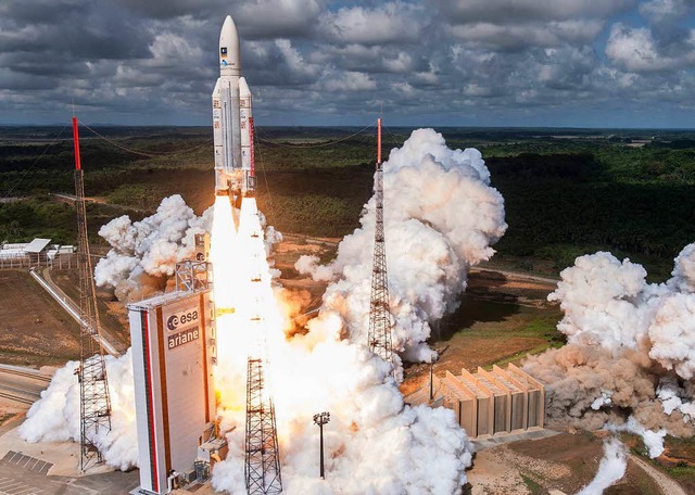 Eine Ariane 5 beim Start in Franzsisch-Guyana im Jahr 2016.  | Foto: dpa