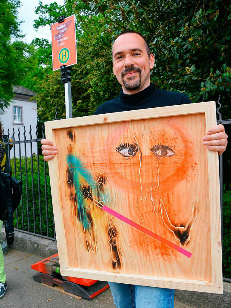 Mobile Kunst, hier mit Künstler Michael Jaks an der Haltestelle Bahnhof Brombach Mobile Kunst, hier mit Künstler Michael Jaks an der Haltestelle Bahnhof Brombach