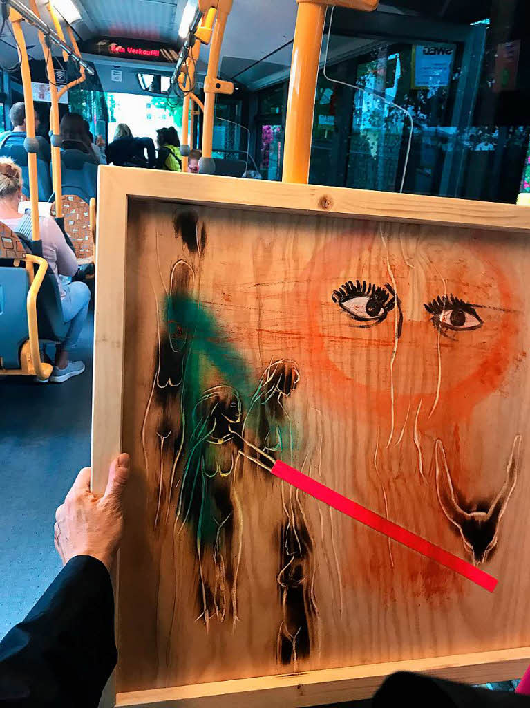 Mobile Kunst im Shuttlebus Mobile Kunst im Shuttlebus