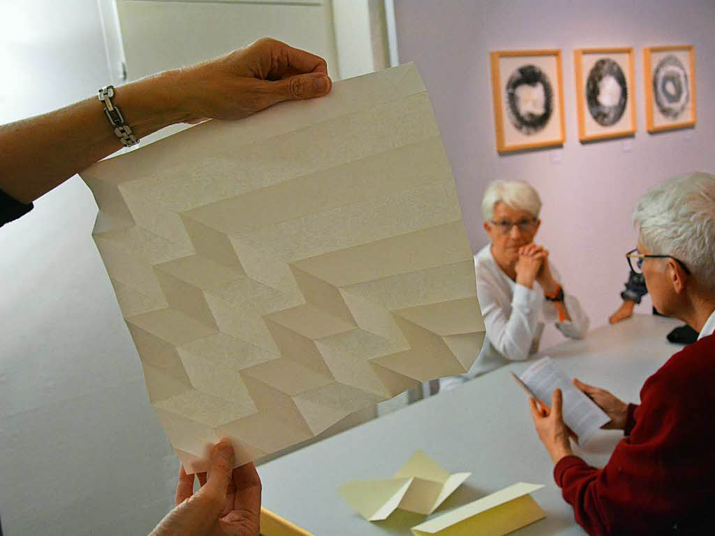 Faltworkshop von Elke Muche im Lörracher Dreiländermuseum Faltworkshop von Elke Muche im Lörracher Dreiländermuseum