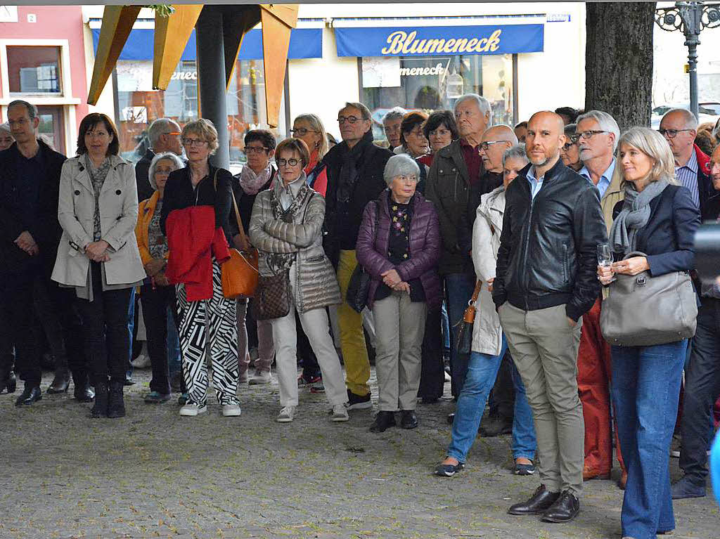 Bei der Eröffnung auf dem Weiler Lindenplatz Bei der Eröffnung auf dem Weiler Lindenplatz