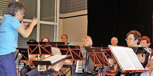 Unter der Leitung von Dirigentin Marti...hester Murg in der Sabine-Spitz-Halle.  | Foto: herbrig