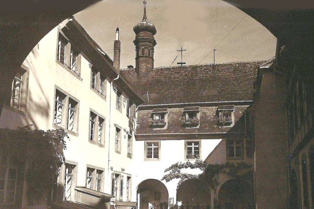 Der einstige Klosterhof bietet schatti...ie historische Aufnahme gemacht wurde.  | Foto: Archiv Hans Sigmund