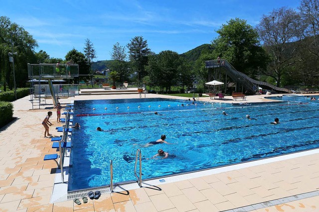 Das Familienbad in Seelbach bietet zur Badesaison 2018 ein paar Erneuerungen.  | Foto: Christoph Breithaupt