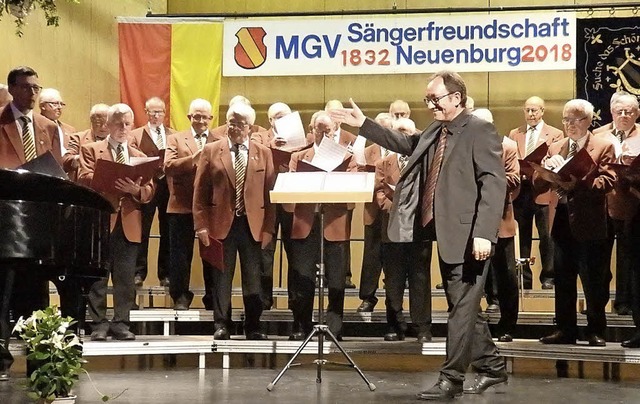 Begeistert waren die Hrer vom Konzert...chaft&#8220; Neuenburg  im Stadthaus.   | Foto: bianca flier
