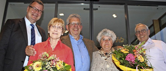 Bernd Reber (r.) und Brgermeister Mat...ks), Wolfgang Nopper und Luise Lffel   | Foto: Werner Schnabl