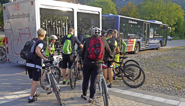 Weil noch nicht alle Busse mit Hecktr...li weiterhin der Radbus mit Anhnger.   | Foto: Daniel Gramespacher