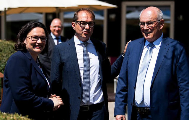 Andrea Nahles, Alexander Dobrindt  und...usurtagung von Union und SPD zusammen.  | Foto: dpa