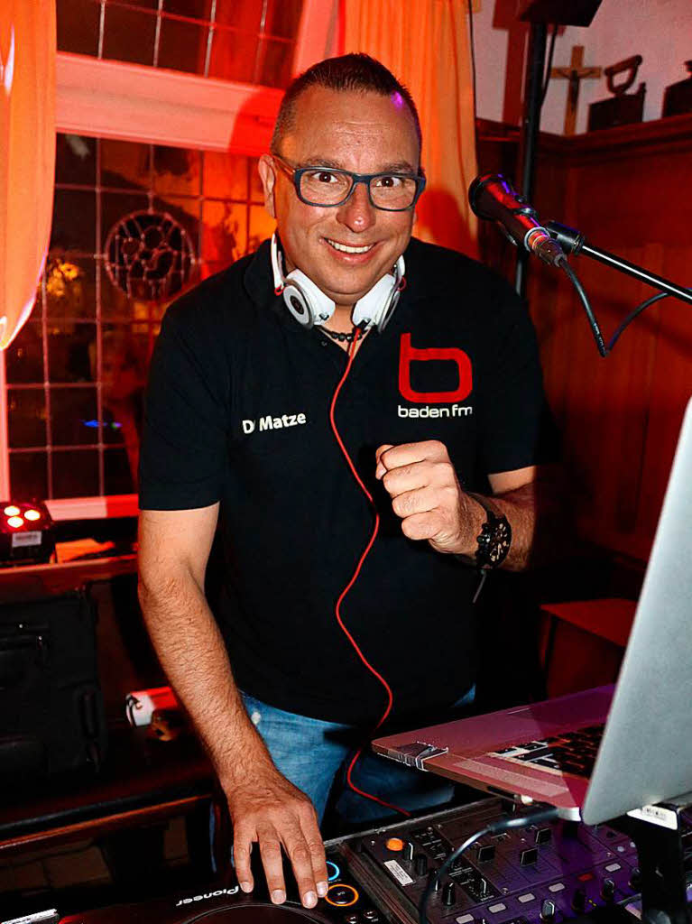 DJ Matze sorgte wieder fr Mallorca-Feeling mit Hits aus vier Jahrzehnten im Bayer-Sepple. Die Party ging dort zu spterer Stunde richtig los